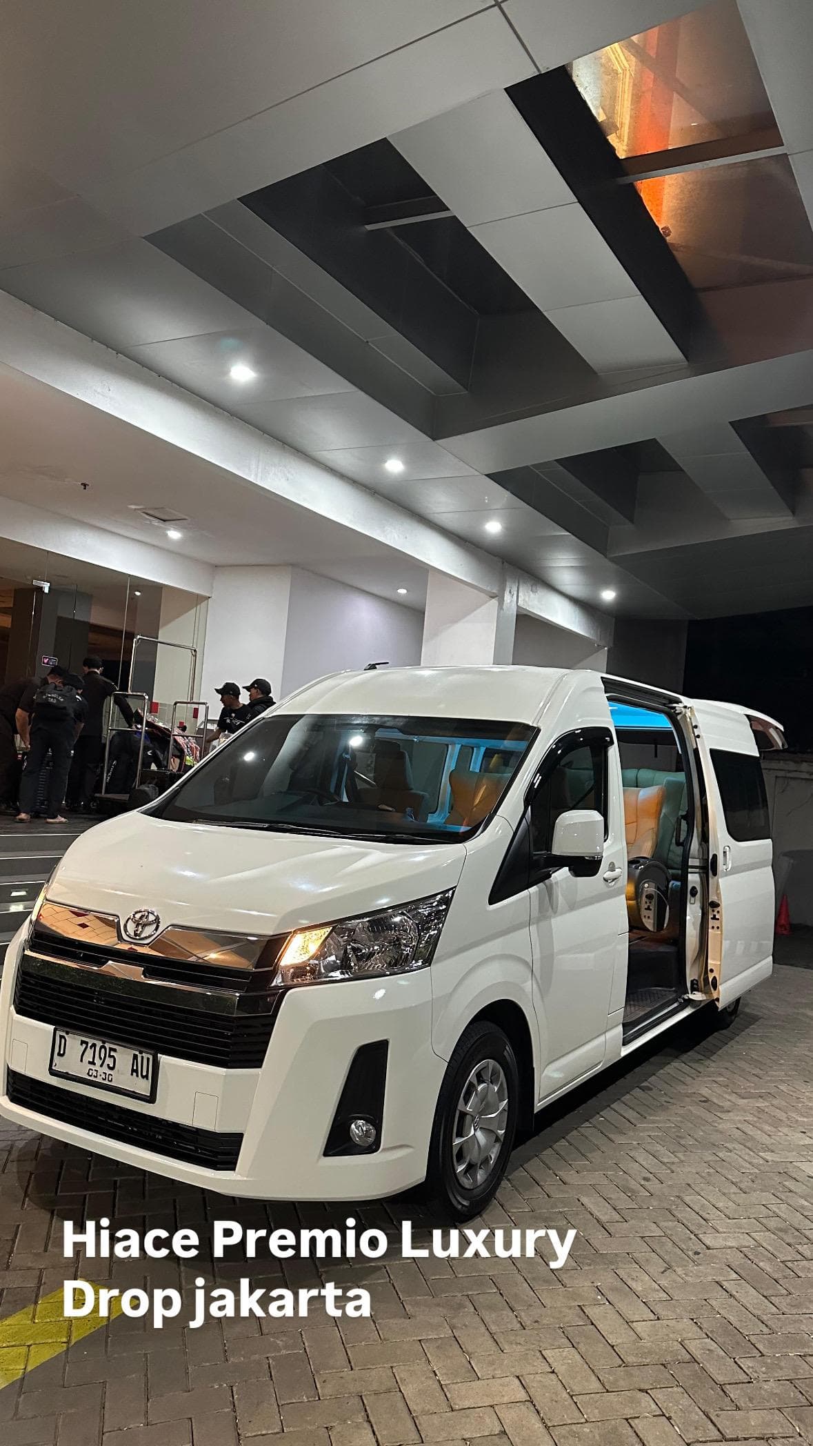 Sewa Hiace vs Elf Tasikmalaya: Mana yang Cocok untuk Anda?