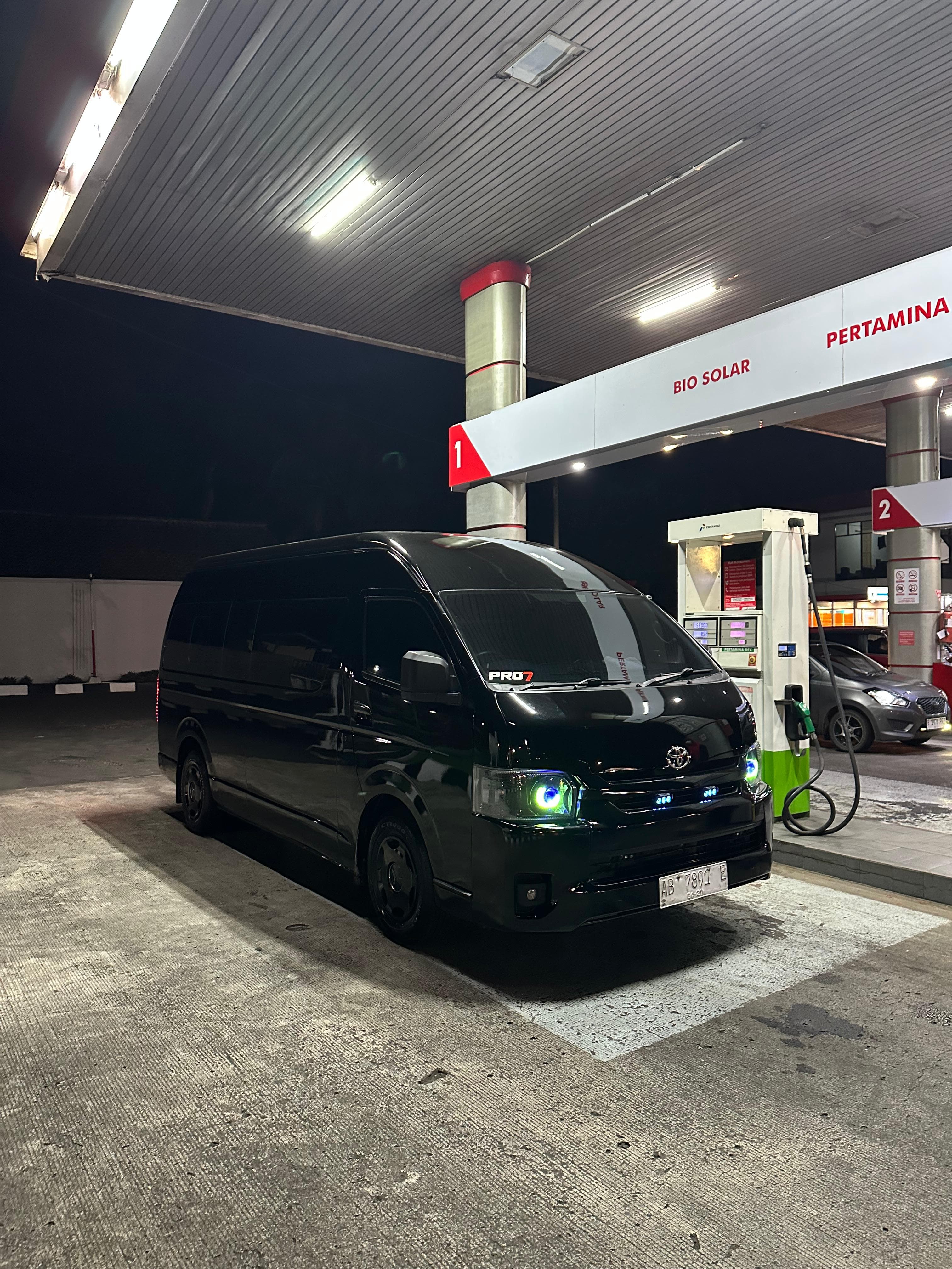 Sewa Hiace Garut untuk Wisata dan Perjalanan Rombongan yang Nyaman